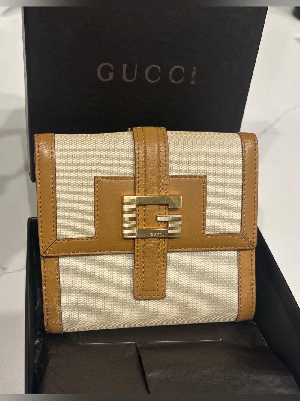 Gucci Bifold Beige Wallet with Tan Leather Double Snap Closure Compact, w/box - Picture 11 of 11